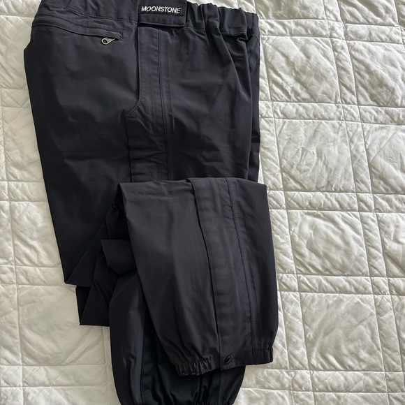 GORE-TEX Black Men's Pants - Picture 1 of 3